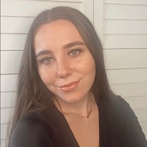 Meet your Posher, Michaela